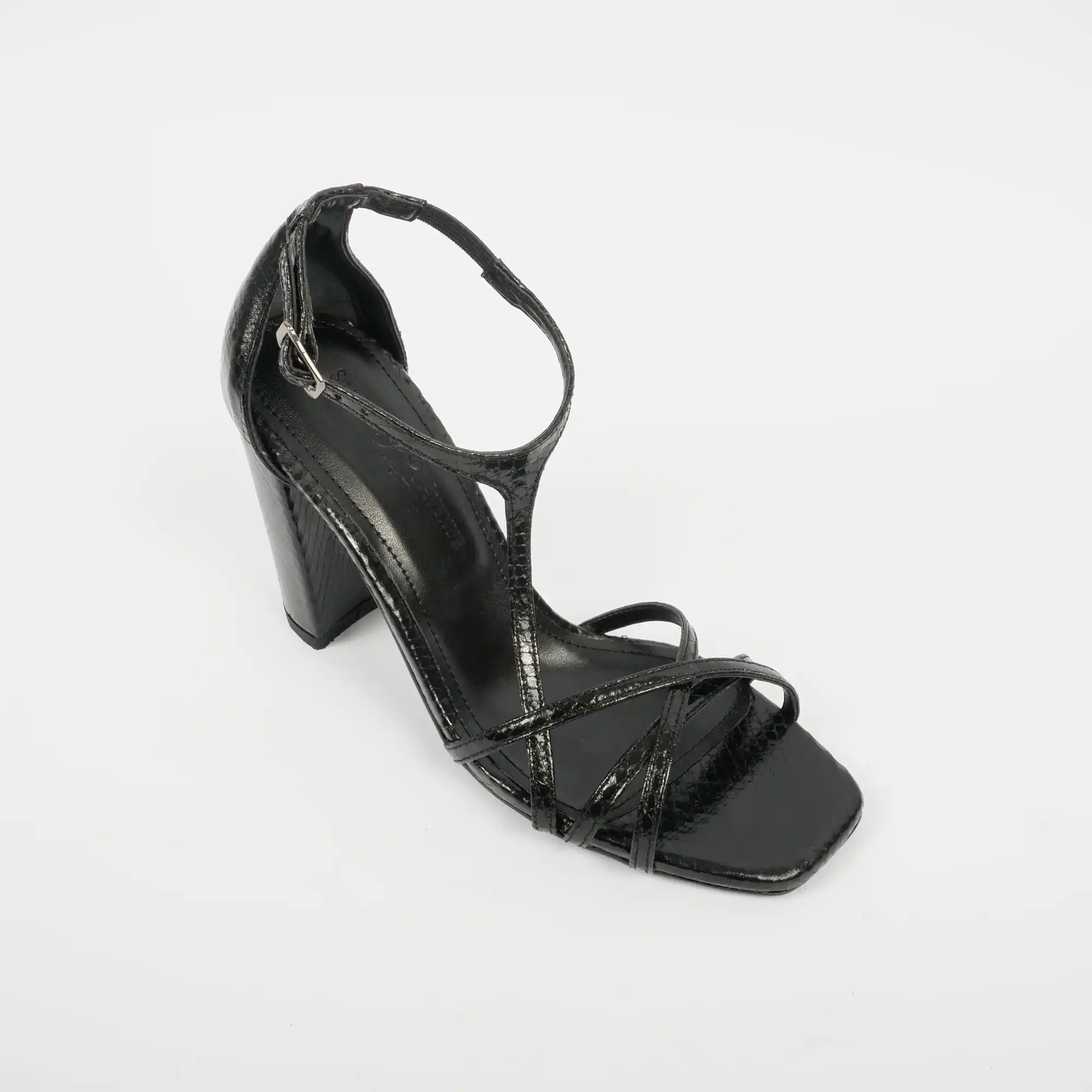 idalia snk blk (1)