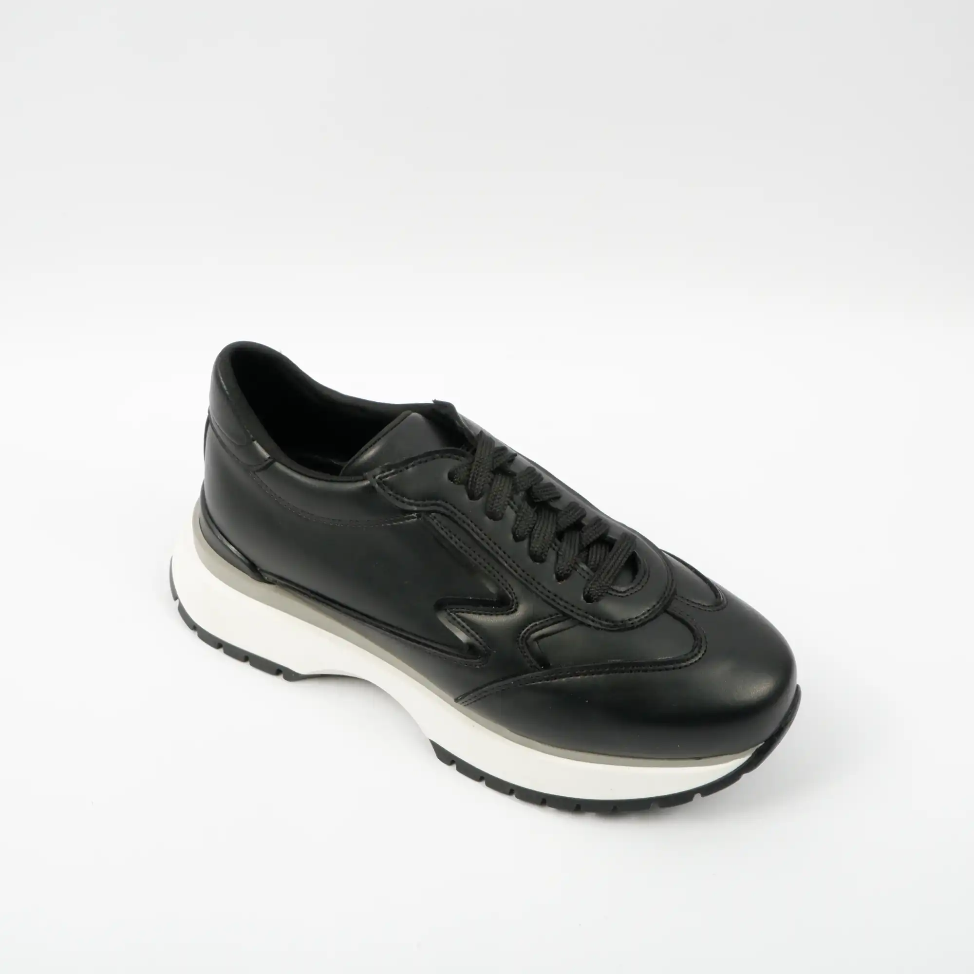 zolani blk wht (1)
