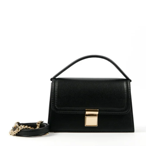 CAELIA BLACK (1)