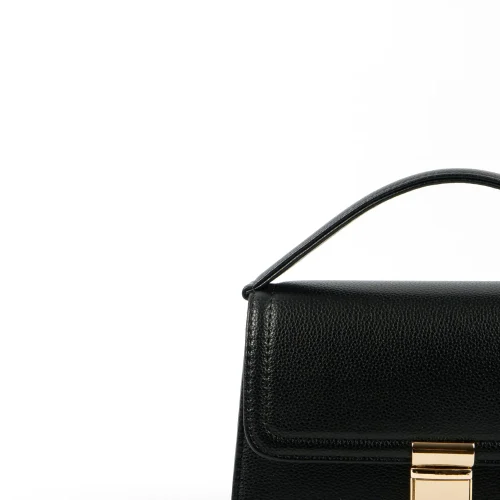 CAELIA BLACK (3)