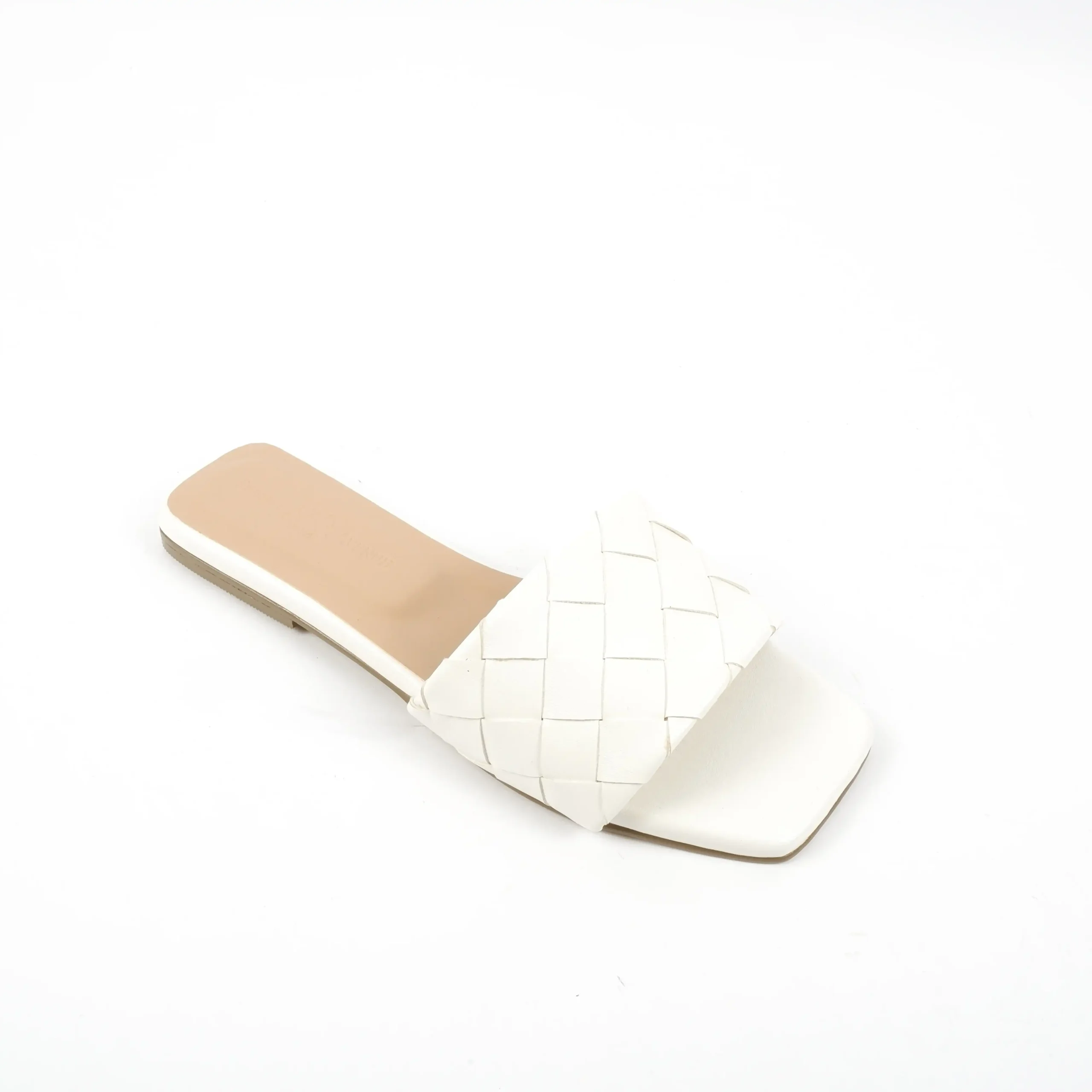 NIXIE WHITE (1)
