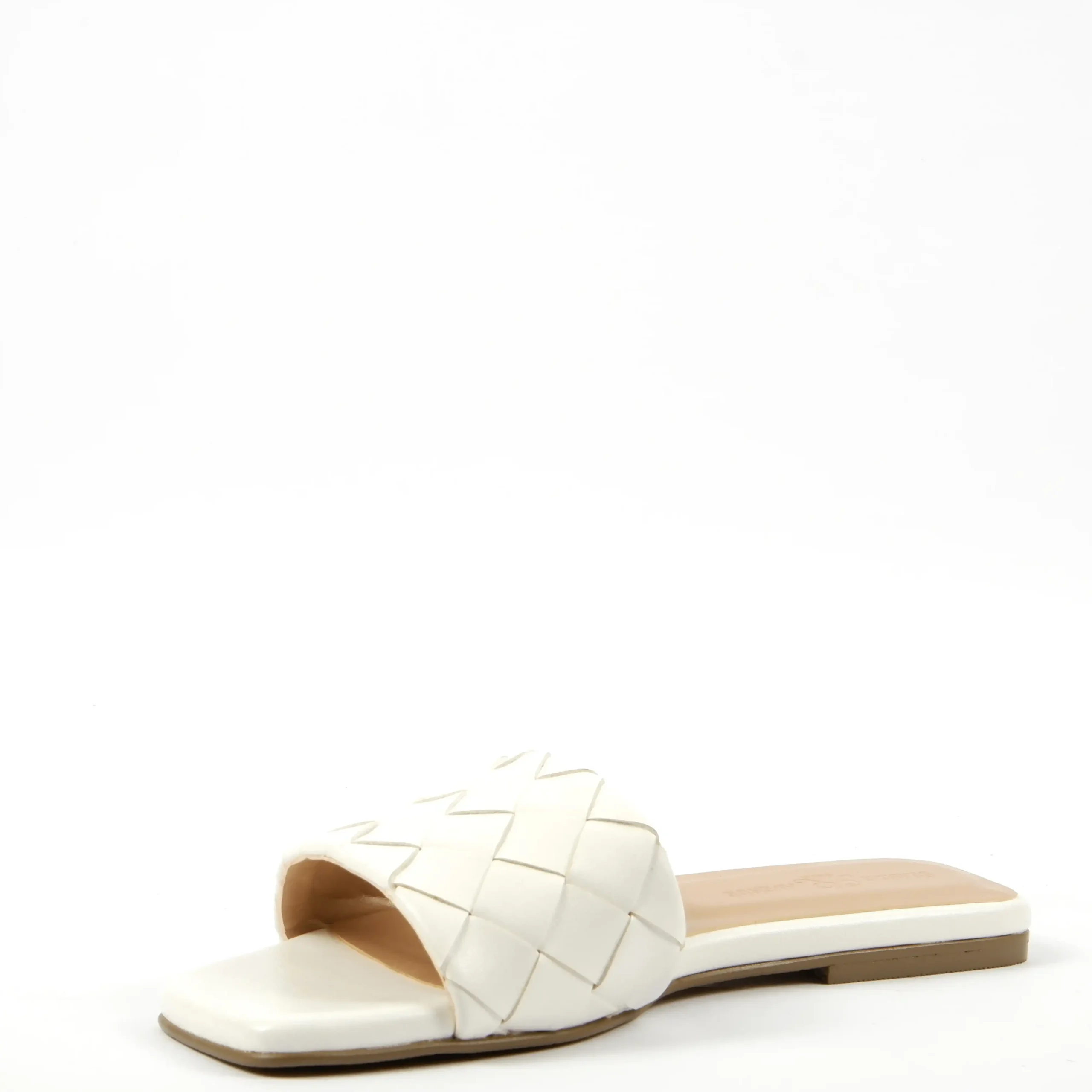 NIXIE WHITE (4)